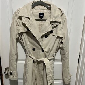 GAP Women's Classic Tan Trench Coat